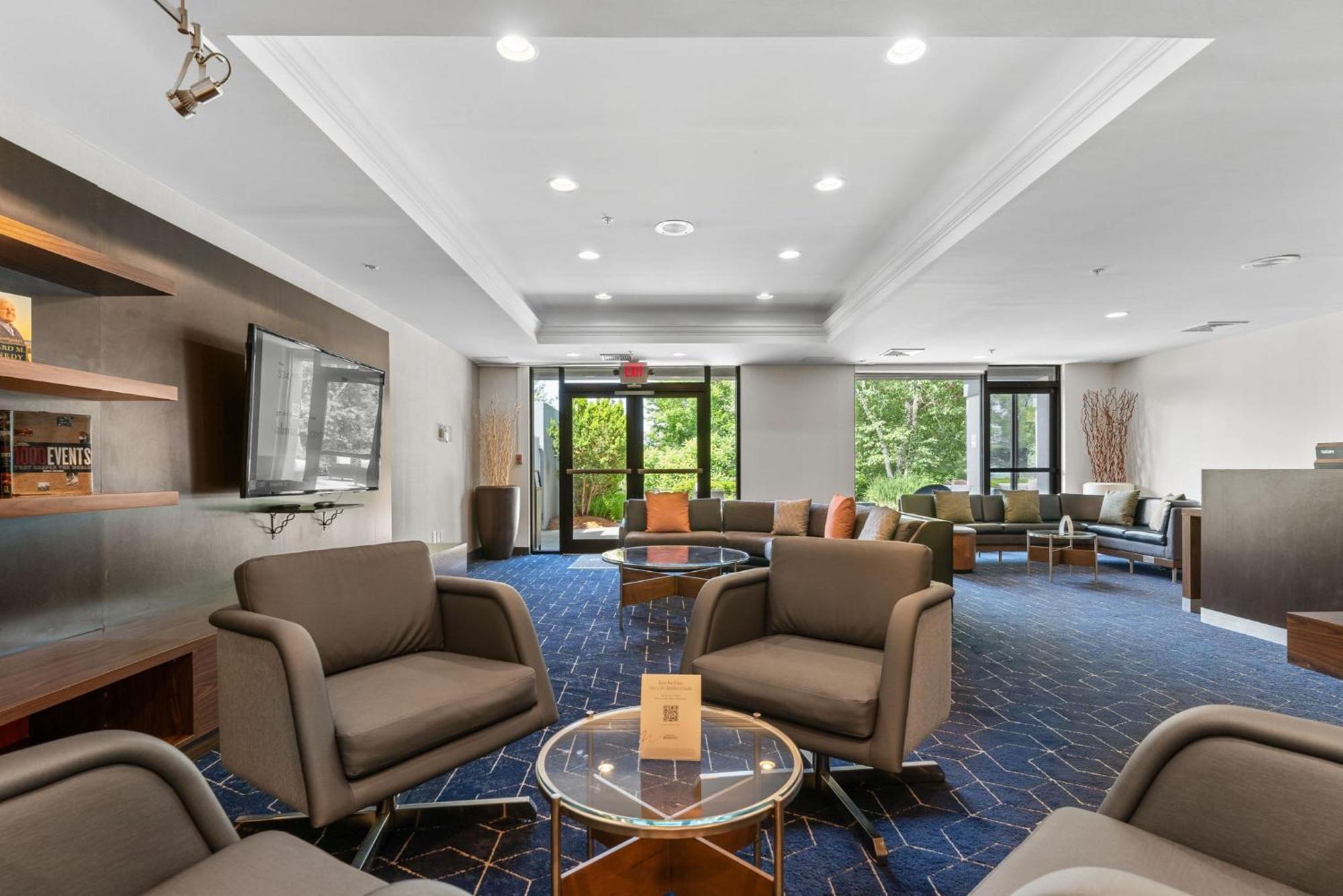 Отель Courtyard Burlington Williston Экстерьер фото